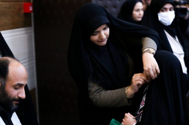 تداوم پویش ایرانِ همدل در اردبیل/ هد‌یه طلایی بانوان به جبهه مقاومت