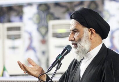 امام‌ جمعه اهواز بر پایبندی ملت به رهبری و آرمان‌های انقلاب تاکید کرد