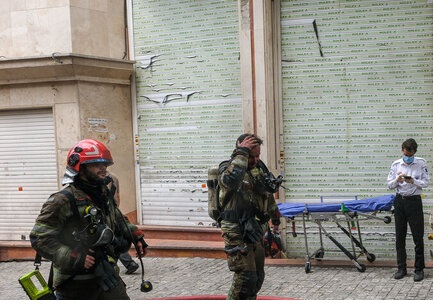 نجات ۷ شهروند از آتشسوزی یک پاساژ در اهواز نجات ۷ شهروند از آتشسوزی یک پاساژ در اهواز