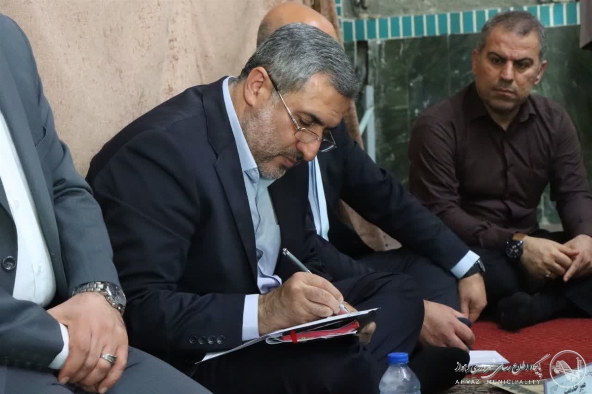 حضور شهردار اهواز در نماز جمعه با هدف ارتباط مستقیم با مردم