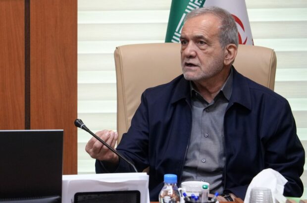 هیچ قدرتی قادر به تسلیم ملت ایران نیست/انتقاد از رفتارهای دوگانه در نظام بین‌الملل