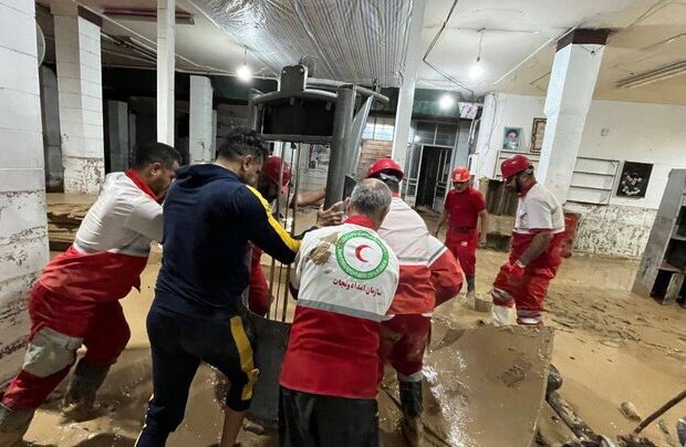 امدادرسانی هلال‌ احمر به ۲۲۶ خانوار خوزستانی در پی بارش‌های شدید