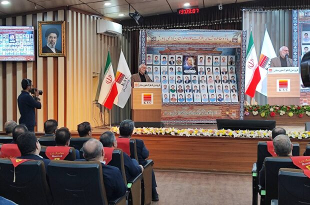 استاندار خوزستان: روحیه ایستادگی کارگران فولاد و نیروگاه رامین، همان روحیه رزمندگان در خط مقدم است / وحدت ملی و پشتیبانی از رهبری، رمز عزت ایران در عرصه‌های نظامی، دیپلماسی و اقتصادی است