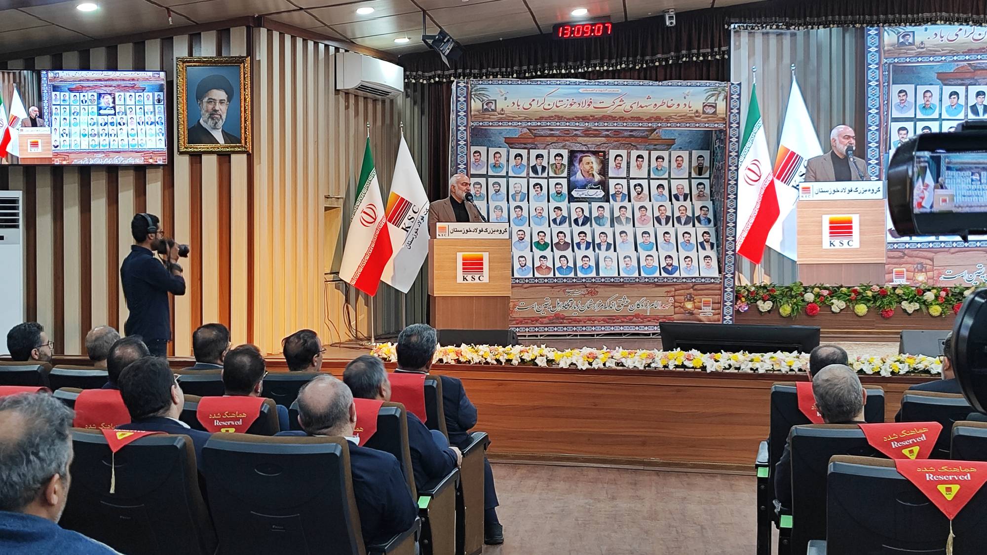 استاندار خوزستان: روحیه ایستادگی کارگران فولاد و نیروگاه رامین، همان روحیه رزمندگان در خط مقدم است / وحدت ملی و پشتیبانی از رهبری، رمز عزت ایران در عرصههای نظامی، دیپلماسی و اقتصادی است استاندار خوزستان: روحیه ایستادگی کارگران فولاد و نیروگاه رامین، همان روحیه رزمندگان در خط مقدم است / وحدت ملی و پشتیبانی از رهبری، رمز عزت ایران در عرصههای نظامی، دیپلماسی و اقتصادی است