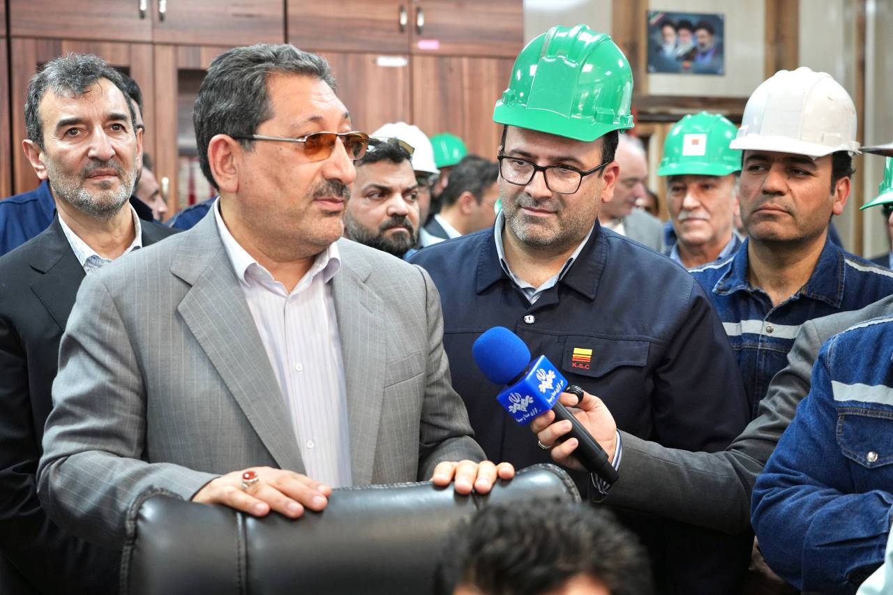 فولاد خوزستان یک ثروت ملی است؛باید از این سرمایه ارزشمند صیانت و حمایت کنیم فولاد خوزستان یک ثروت ملی است؛باید از این سرمایه ارزشمند صیانت و حمایت کنیم