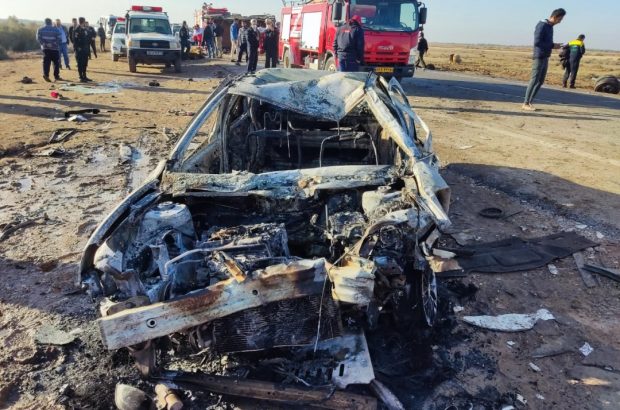 امدادرسانی نجاتگران هلال احمر خوزستان به مصدومان حادثه تصادف زنجیره‌ای در محور اهواز خرمشهر