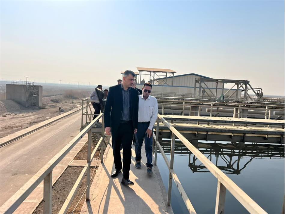 بازدید مدیرعامل شرکت آب و فاضلاب اهواز از تصفیهخانه فاضلاب شرق بازدید مدیرعامل شرکت آب و فاضلاب اهواز از تصفیهخانه فاضلاب شرق