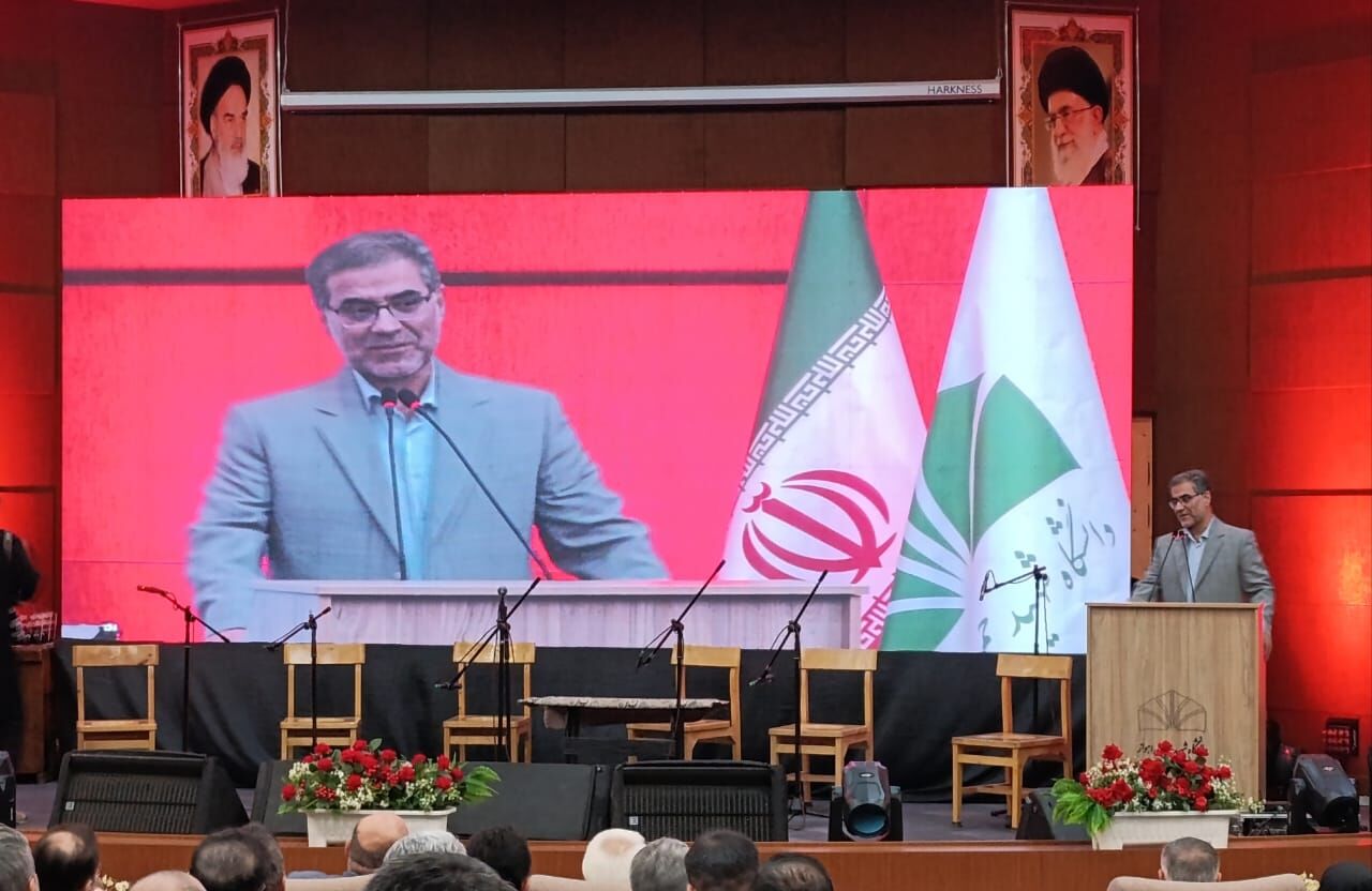 دانشگاه شهید چمران باید حلمسائل خوزستان را بر عهده بگیرد دانشگاه شهید چمران باید حلمسائل خوزستان را بر عهده بگیرد