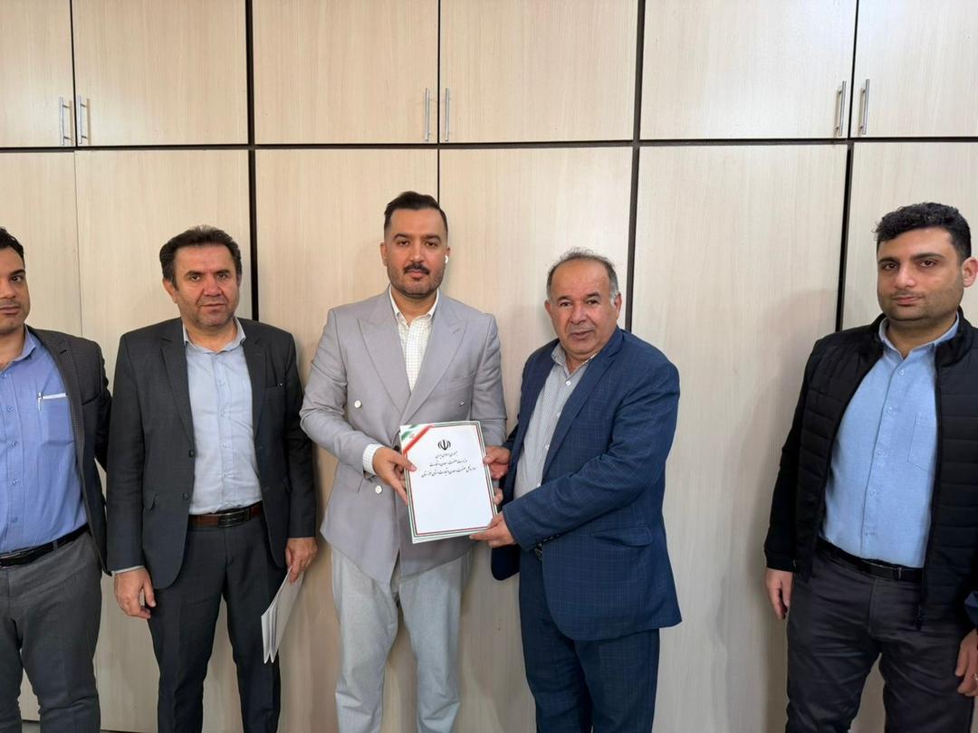 آیین معارفه و آغاز بهکار آقای درویشی همزمان با استقلال صنف موبایل آیین معارفه و آغاز بهکار آقای درویشی همزمان با استقلال صنف موبایل