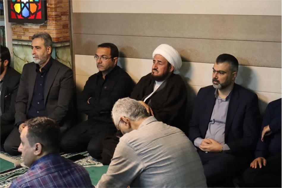 مراسم گرامیداشت اربعین رهبر شهید و جمعی از فرماندهان مراسم گرامیداشت اربعین رهبر شهید و جمعی از فرماندهان