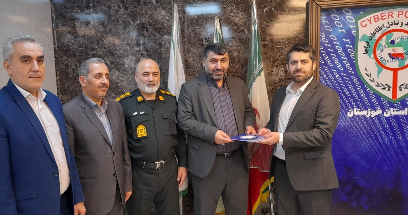 قدردانی مدیرکل زندان‌های خوزستان از رئیس پلیس فتا استان؛ بازگرداندن ۱۶۰ میلیارد ریال به مال‌باختگان در ۶ ماه نخست سال