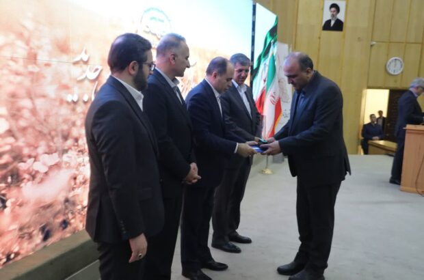 انتخاب رئیس سازمان جهاد کشاورزی خوزستان به عنوان مدیر برتر کشوری انتخاب رئیس سازمان جهاد کشاورزی خوزستان به عنوان مدیر برتر کشوری